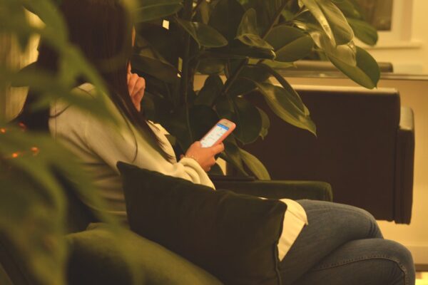 薄いスマホリングおすすめ7選｜落下防止に最適な選び方